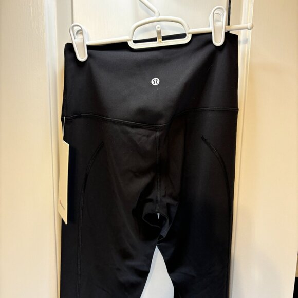 EUC Lululemon Women's Size 6 Align HR Crop 23" Black Scalloped - Picture 6 of 8